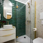 Sublime Hoza 58 In Upscale Neighbourhood, Discover On Foot Varsovie