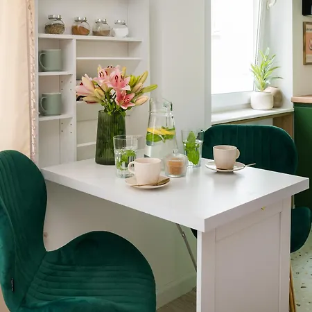 Lejlighed Sublime Hoza 58 In Upscale Neighbourhood, Discover On Foot